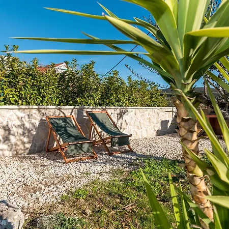Modernes Mit Terrasse Und Meerblick By Interhome Vikendica