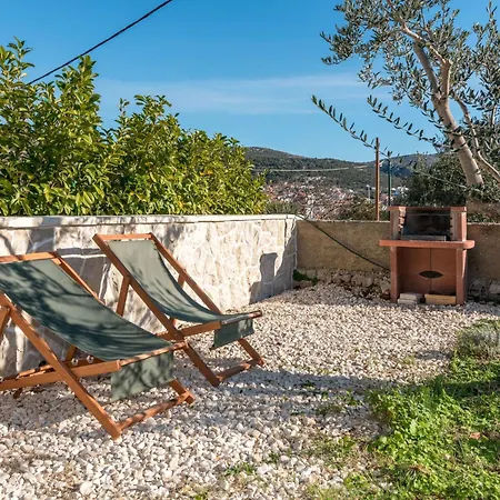 Modernes Mit Terrasse Und Meerblick By Interhome Vikendica *